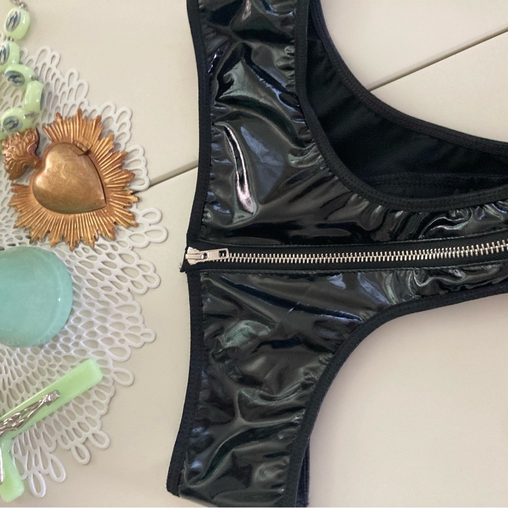 Black Shiny Zip-Off/Turn-On Hot Pants
